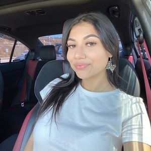 Meet your Posher, Monserrat